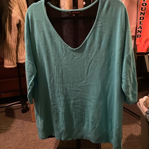 Love and Legend sz 4x top! - Picture 1 of 4